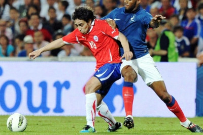 Με αιχμές τους Βαλντίβια και Φερνάντεζ η Χιλή