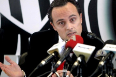 «Ο Ζαγοράκης πρέπει να παραμείνει»