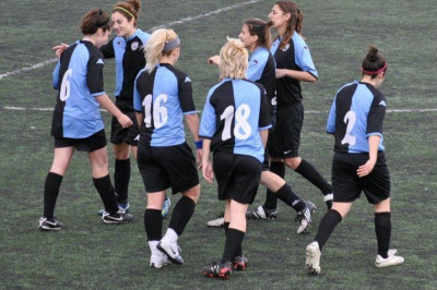 Φιλικό με... λαμπρές παρουσίες