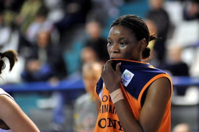 Στη ΦΕΑ η Ντέιβις