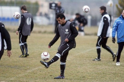 Περιμένει τον Αρίας