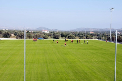 «Ξηλώθηκε» το χορτάρι στα Σπάτα