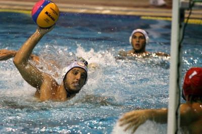 Τα κοπέλια απέναντι στα παιδιά του Πειραιά