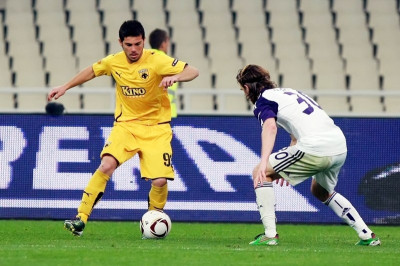 Αυλαία με τρεις προσθήκες ο Φωκικός