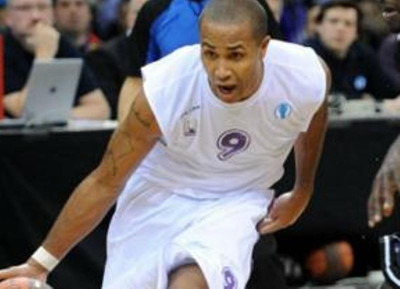 Ανανέωσε ο Μπέιλι