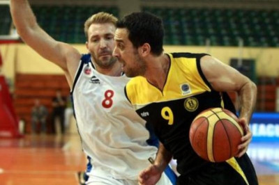 Φιλική νίκη Ικάρου επί Ηλυσιακού