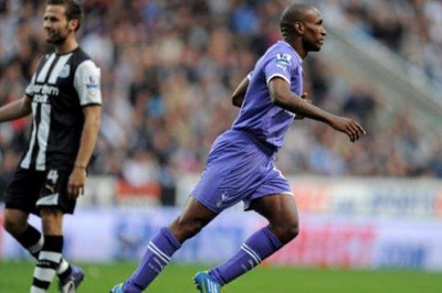 «Μήνυμα» του Ντεφόε στον Καπέλο