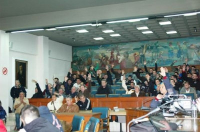 Τρίκαλα και Θύελλα Πετρωτού εις σάρκαν μιαν!