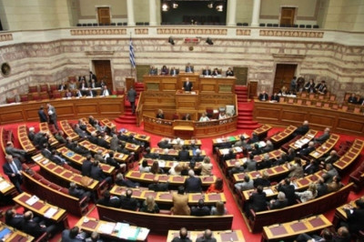 Με μια απώλεια «πέρασε» το πολυνομοσχέδιο