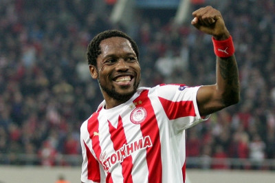 Στο «Red Store» ο Μακούν!