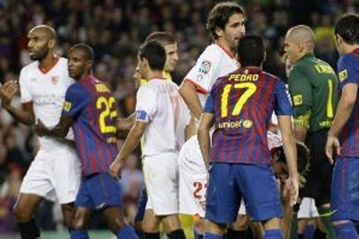 Στο πλευρό του Φάμπρεγας ο Ντάνι Αλβες