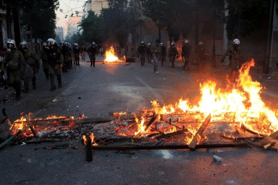 Με σκηνές… από το επόμενο επεισόδιο