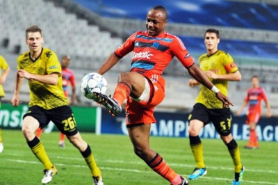 Αγιού: «Κολακευμένος με Άρσεναλ»