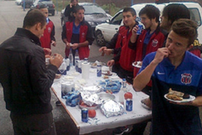 Γιόρτασαν με μπάρμπεκιου στη Βέροια