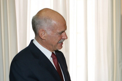 Ποια… επέτειος; Του… ναι σε όλα;