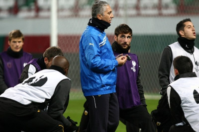 Κωστένογλου: «Προσέξτε μην… κυνηγάμε πάλι»