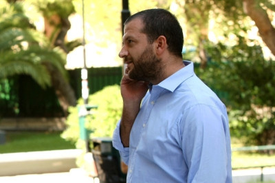 Σε προχωρημένες συζητήσεις με Ισάεφ