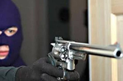 Στο έλεος ληστών η Γλυφάδα