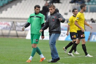 Με κόσμο στην πρεμιέρα!