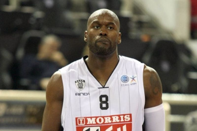 Εκτός Γκόρι, Καλαμπόκης