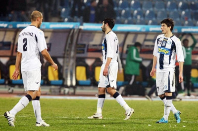 Δεν βαρεθήκατε να τον καταστρέφετε;