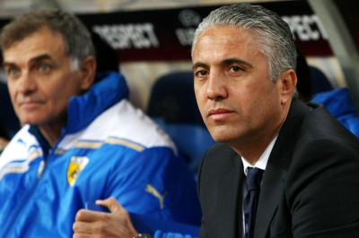 Κωστένογλου: «Πιέστε ψηλά»