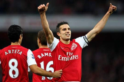 Συμβουλεύει Φαν Πέρσι ο Φαν Μπάστεν