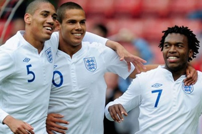 Με Στάριτζ και Ρόντγουελ η Αγγλία!