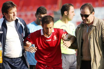 Ρήξη χιαστών ο Κόντος