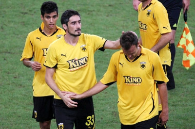 Κάρτες για Λυμπερόπουλο και Κάλα