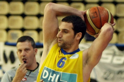 Ανακοίνωσε Παπανικολόπουλο, τέλος ο Τζόνσον