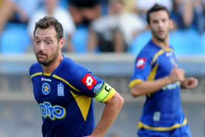 Μέσα και ο Λαδάκης