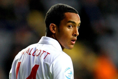 Γουόλκοτ: «Πλήρης σε κάθε θέση η Αγγλία»