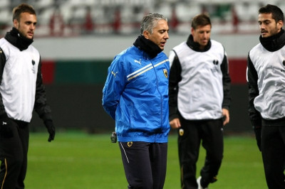 Επιμένει στην επιθετική ΑΕΚ ο Κωστένογλου