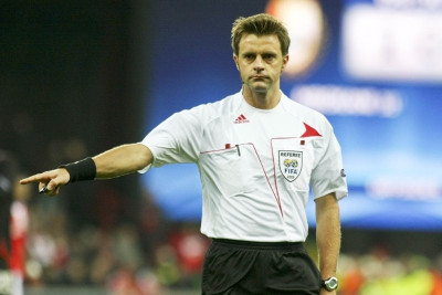 Ο Ριτσόλι σφυρίζει τον Ολυμπιακό