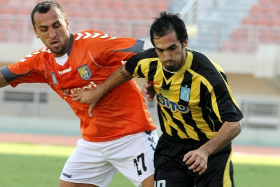 Μόνος του ο Λεάλ