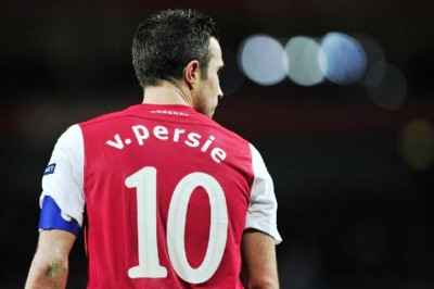 Βενγκέρ: «Ρονάλντο, Μέσι και Φαν Πέρσι»