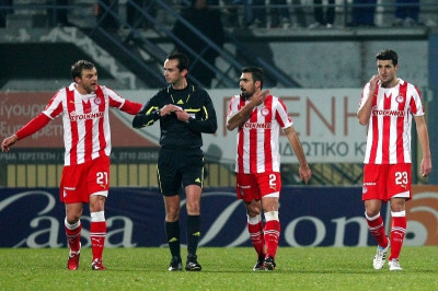 Παράπονα για τη διαιτησία στον Ολυμπιακό