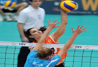 Νίκες για φιλοξενούμενες στην πρεμιέρα