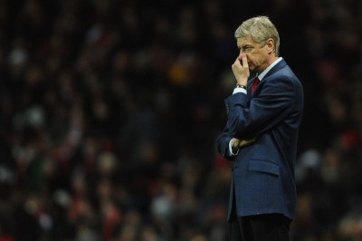 Βενγκέρ: «Λάθος η απόλυση του Μπρους»