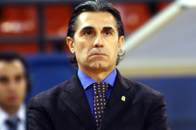 Εύκολα η Αρμάνι Μιλάνο!
