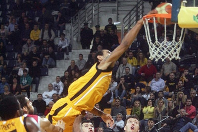 H «Marca» για το κάρφωμα του Κέρους