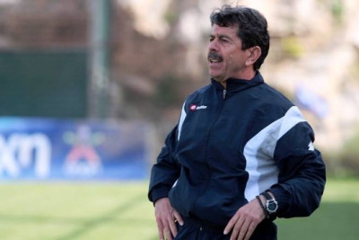 «Τσεκάρει» παίκτες ο Πετράκης