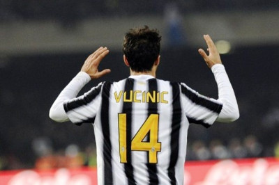 Πλήγμα με Βούσινιτς στην Γιουβέντους