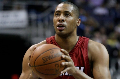 Στους Ράπτορς ο Μαγκλόιρ