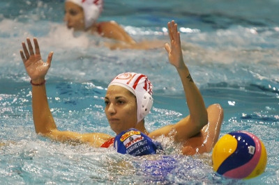 Χάνει έδαφος αλλά παραμένει πρώτη η Αντωνάκου