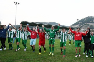 Εντυπωσιακό «τρίποντο» για Οικονόμο