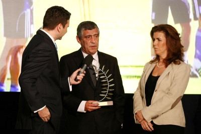 Σάντος: «Το βραβείο μου ανήκει σε όλους τους Έλληνες»