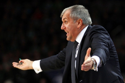 Συγγνώμη Ζοτς, Γιώργο, Ηλία...