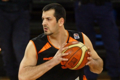 Πέττας: «Όσο ψηλότερα τόσο καλύτερα»